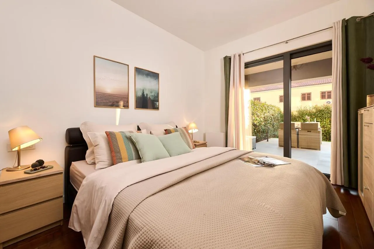 Brand New 1 Bedroom Apartment With Backyard Near The Beach! Porec 0*,  Croatia