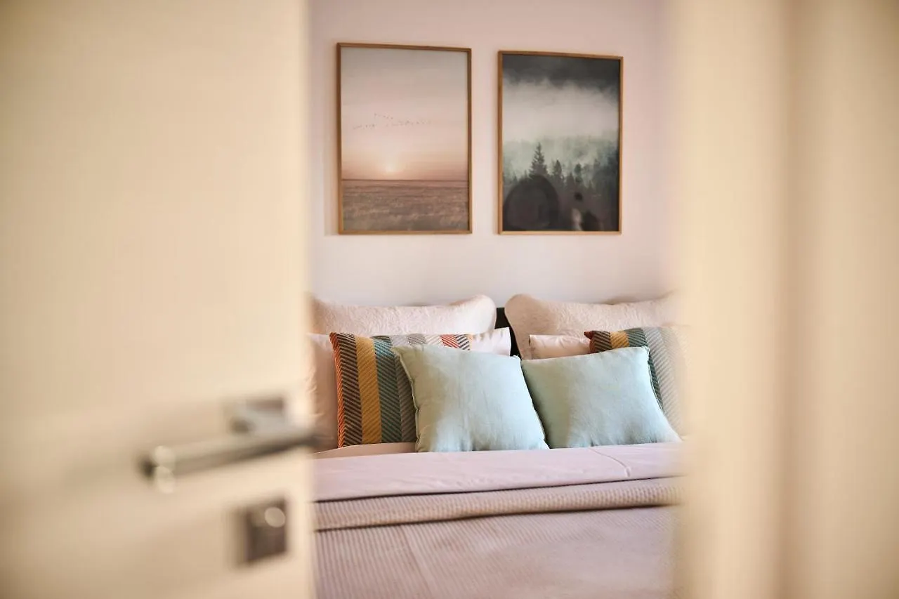 Brand New 1 Bedroom Apartment With Backyard Near The Beach! Porec 0*,