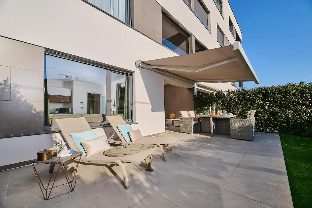 Brand New 1 Bedroom Apartment With Backyard Near The Beach! Porec